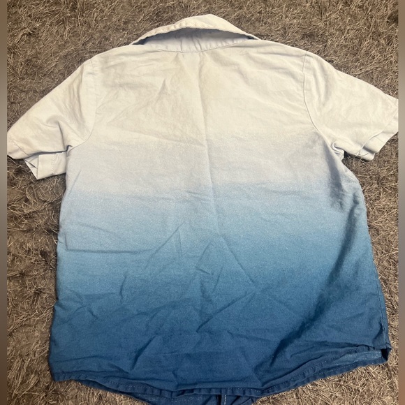 Toddler’s Short Sleeve Button Down Shirt! - Picture 2 of 9